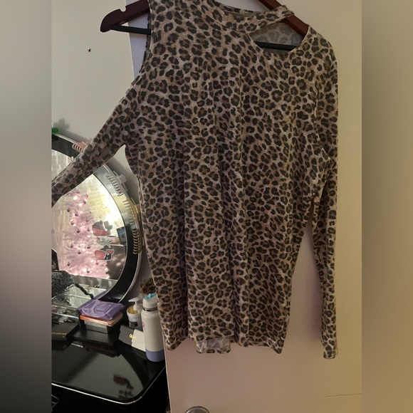 cheetah cut out top - Picture 2 of 2